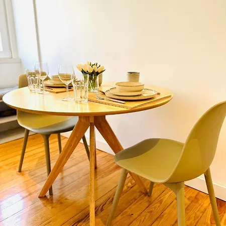 The Estrela House - No 107 - 2d - Comfort Two-bedroom Apartment Lisbon