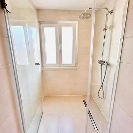 The Estrela House - No 107 - 2d - Comfort Two-bedroom Apartment *