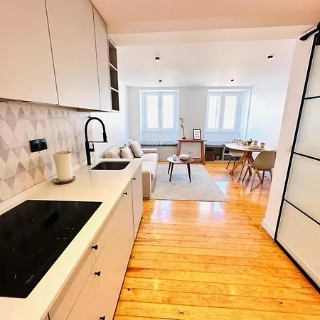 The Estrela House - No 107 - 2D - Comfort Two-Bedroom Apartment Lisbon