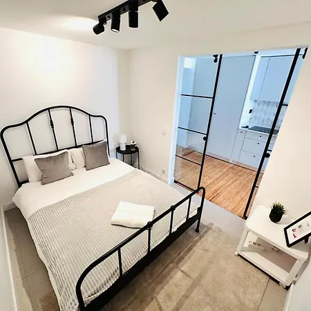 The Estrela House - No 107 - 2D - Comfort Two-Bedroom Apartment * Lisbon